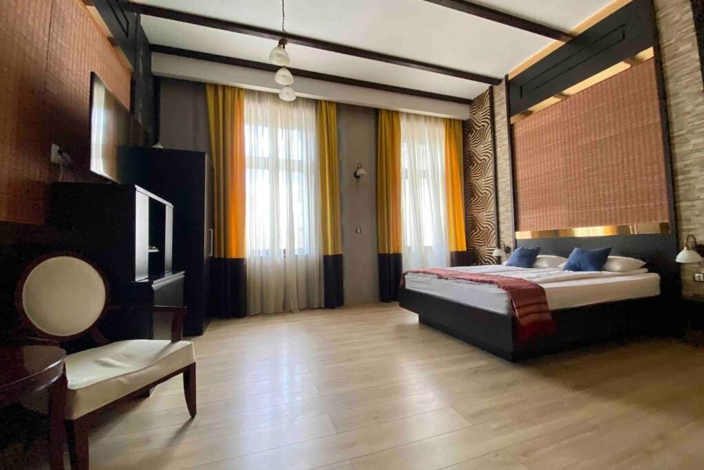 Safari Royal Apartment Oradea Exteriör bild